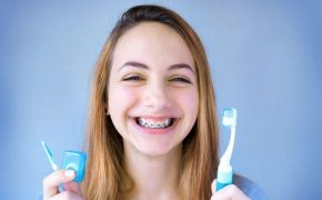 Cómo lavarse los dientes con brackets