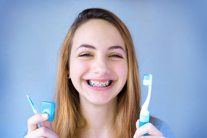 ¿Cómo lavarse los dientes con brackets? | 3 Mejores consejos